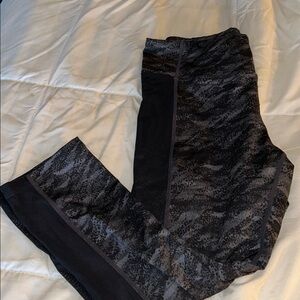Asics Black and Gray Patterned Leggings capri length .